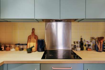 High Road, London, E10, Image 10