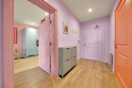 High Road, London, E10, Image 15
