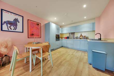 High Road, London, E10, Image 7