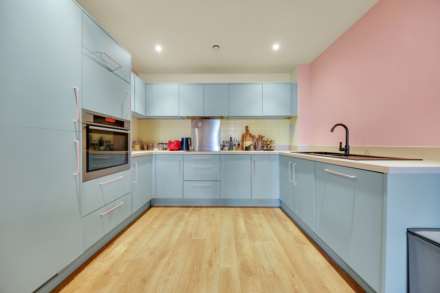 High Road, London, E10, Image 9