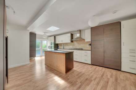 Park Road, Leyton, E10, Image 7