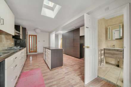 Park Road, Leyton, E10, Image 9
