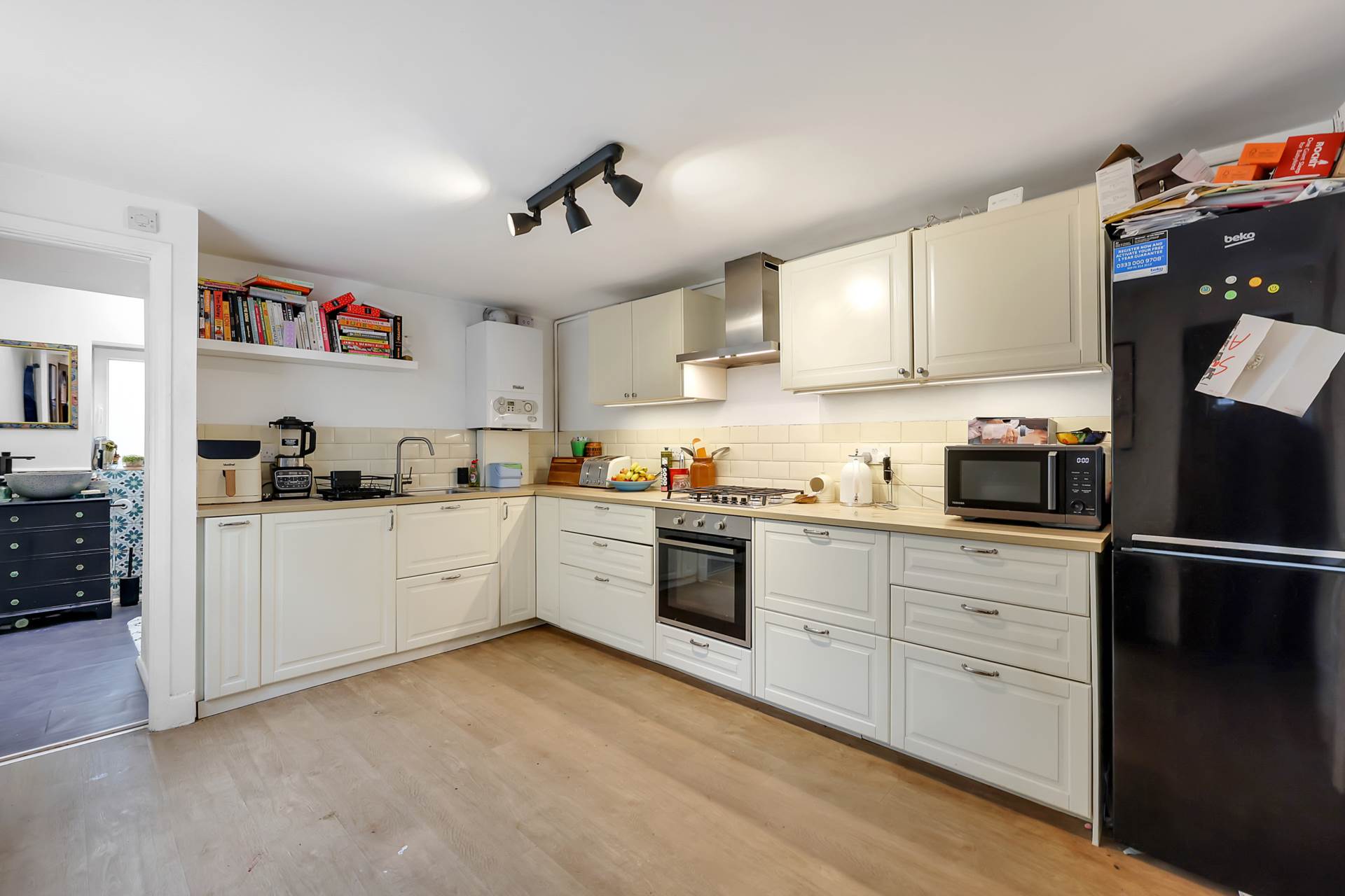 High Road Leyton, London, E15, Image 7
