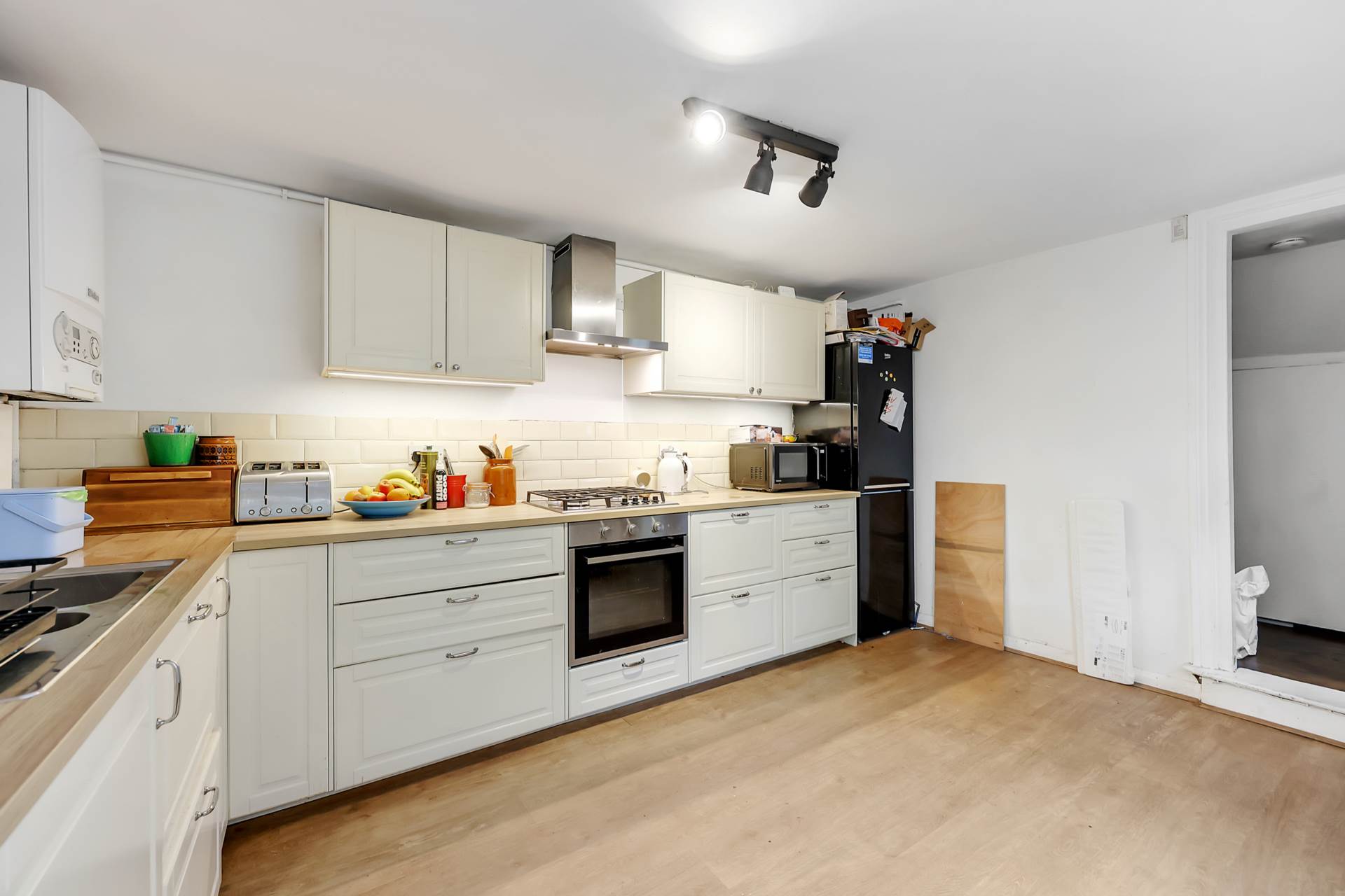 High Road Leyton, London, E15, Image 8