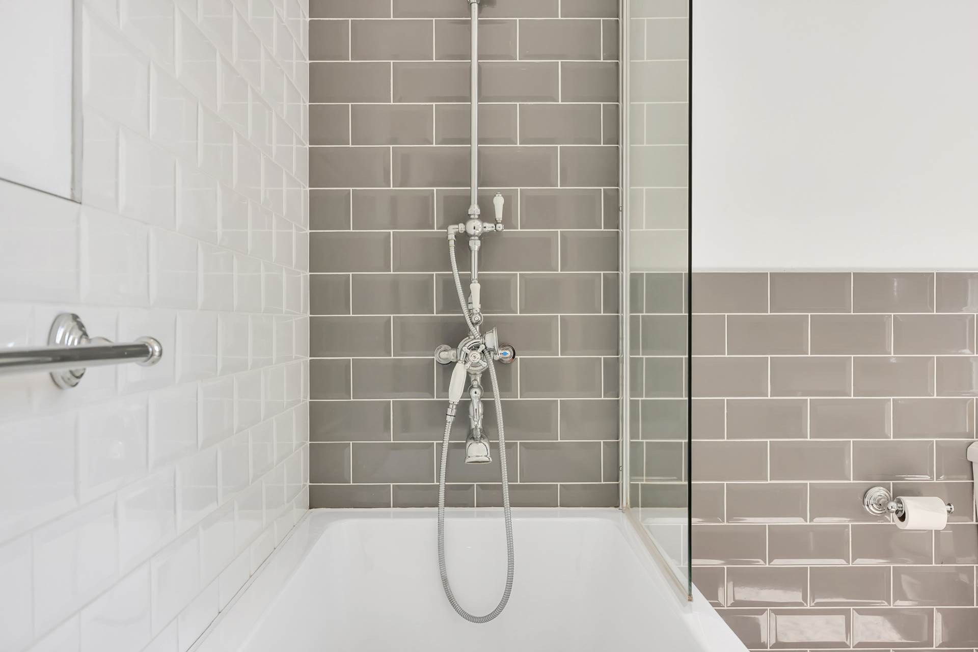 Capworth Street, Leyton, E10, Image 21