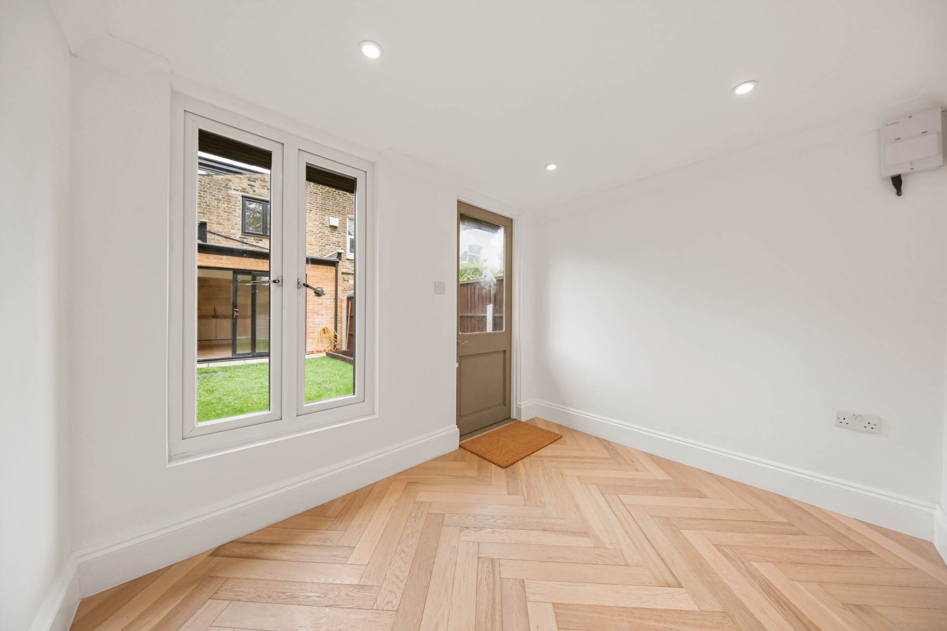 Woodhouse Road, Leytonstone, E11, Image 16