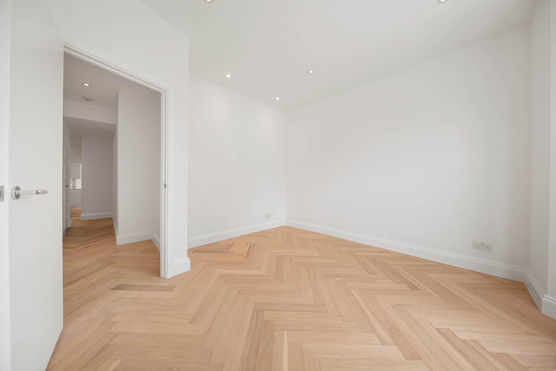 Woodhouse Road, Leytonstone, E11, Image 3