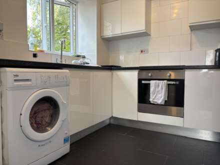 Witham Court, Leyton, E10, Image 4