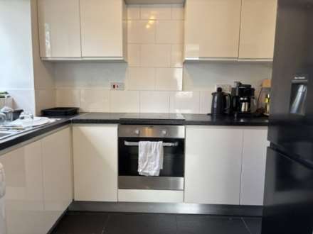 Witham Court, Leyton, E10, Image 5