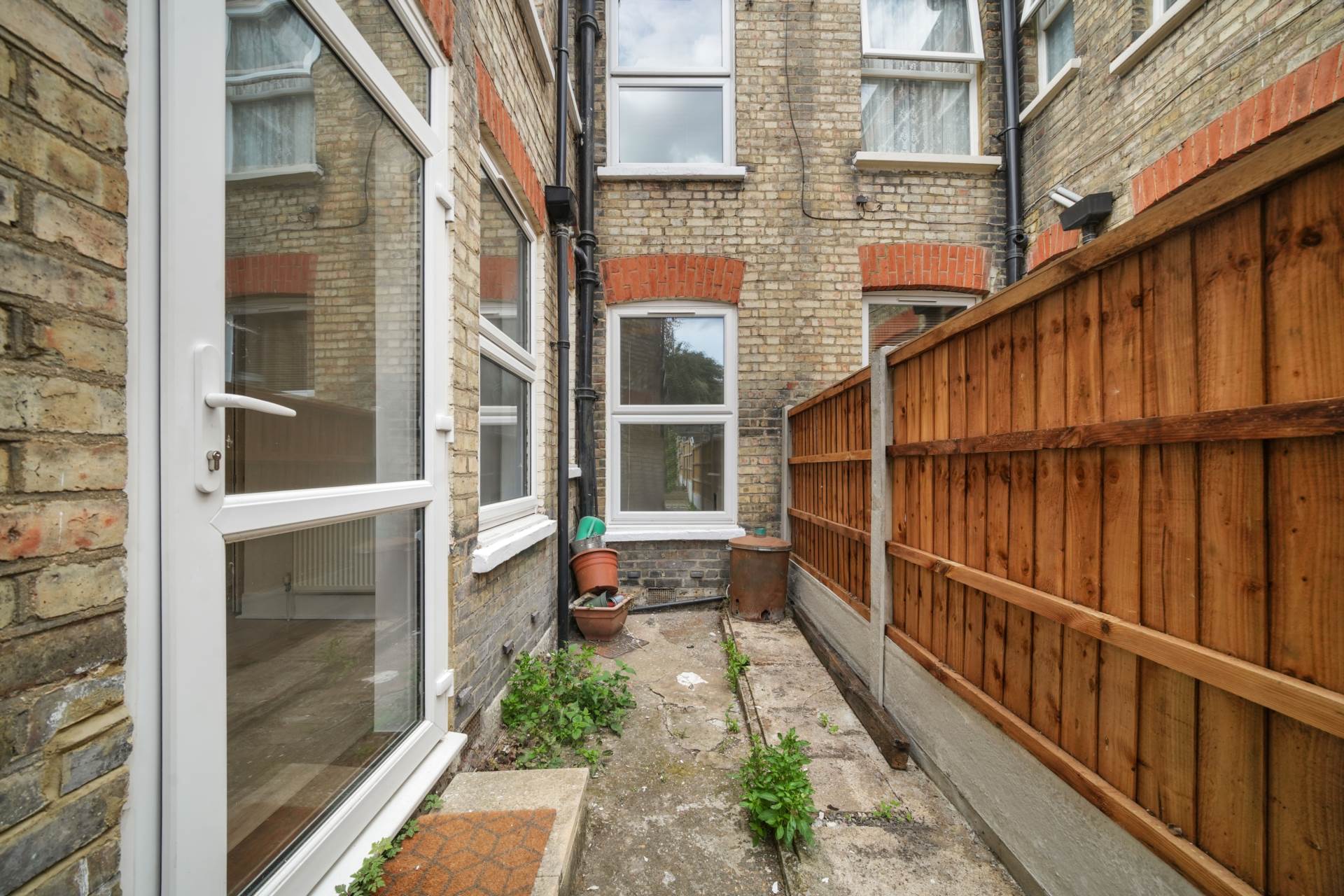 Newport Road, Leyton, E10, Image 15