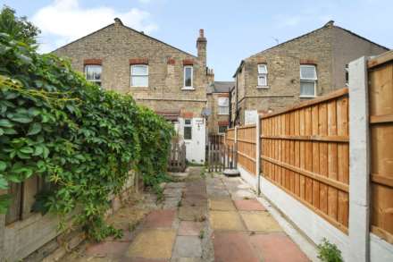 Newport Road, Leyton, E10, Image 17