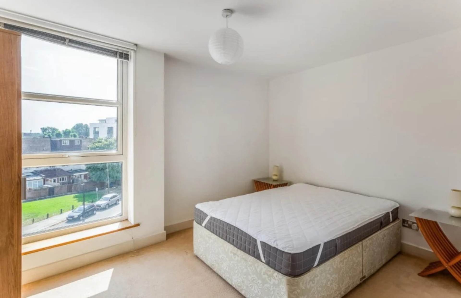 Manchester Road, London, Image 6