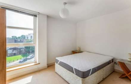Manchester Road, London, Image 6