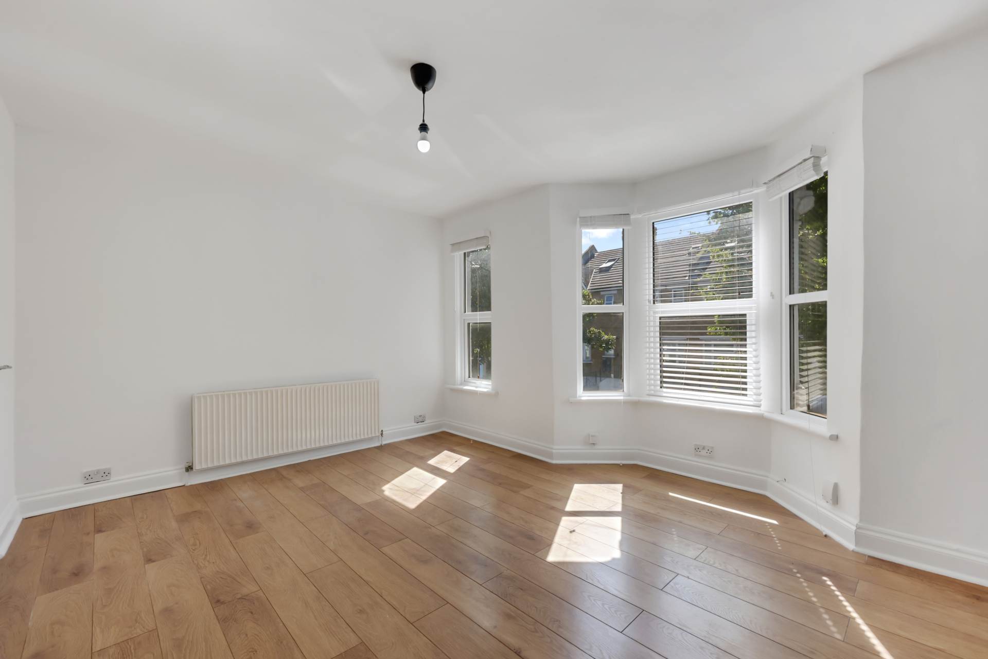 Whitney Road, Leyton, Image 4