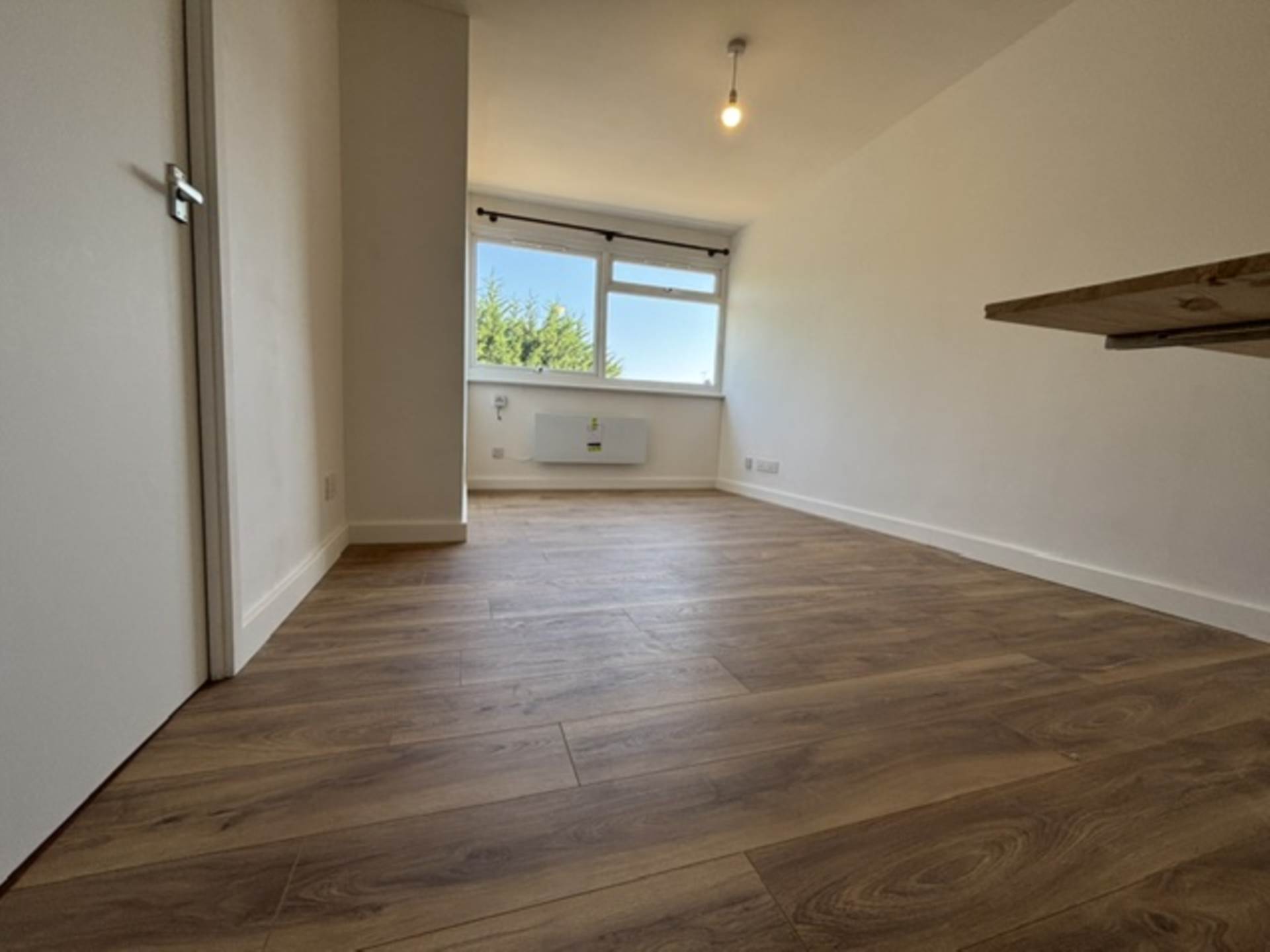 Cambridge Road, London, E11, Image 3