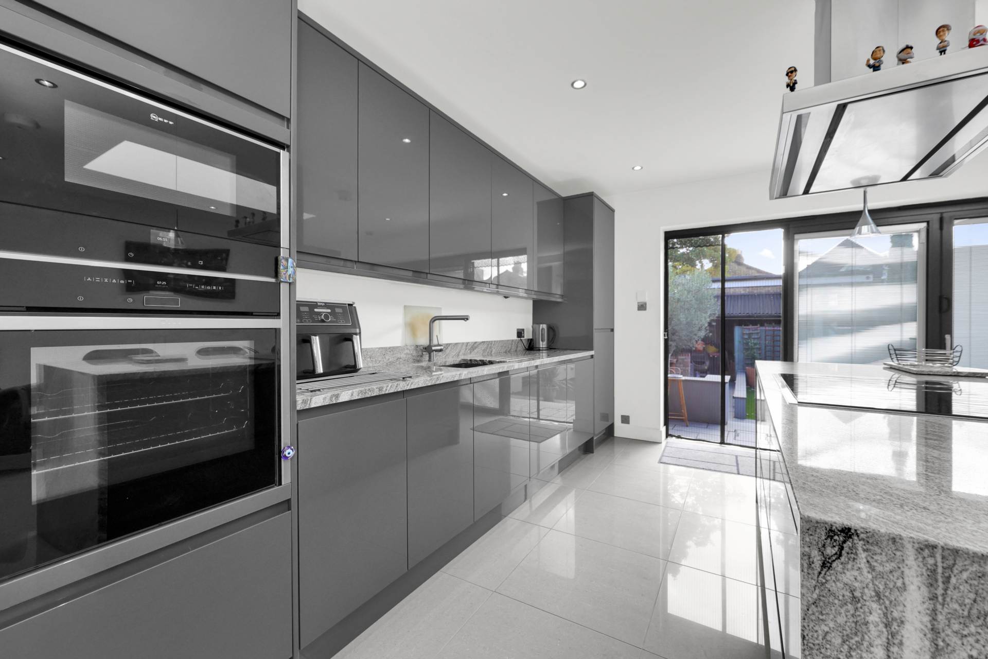 Forest Drive East, London, Image 14