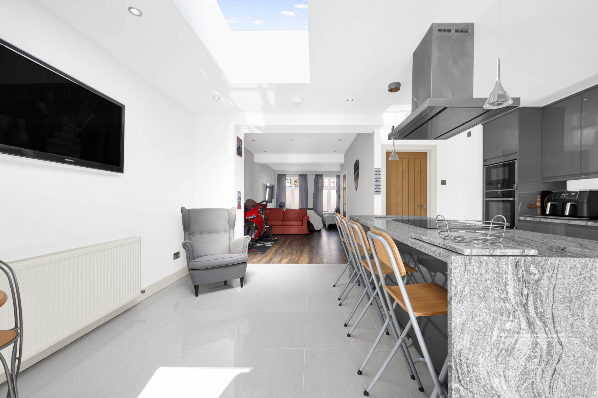 Forest Drive East, London, Image 20