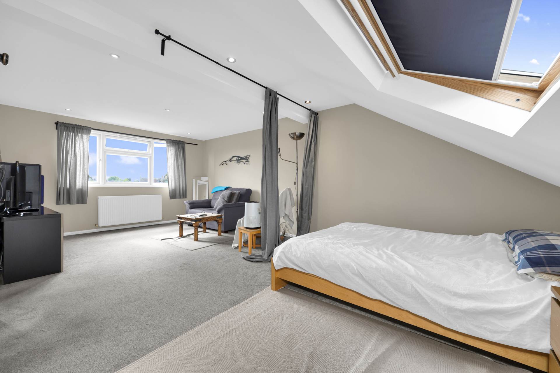 Forest Drive East, London, Image 34