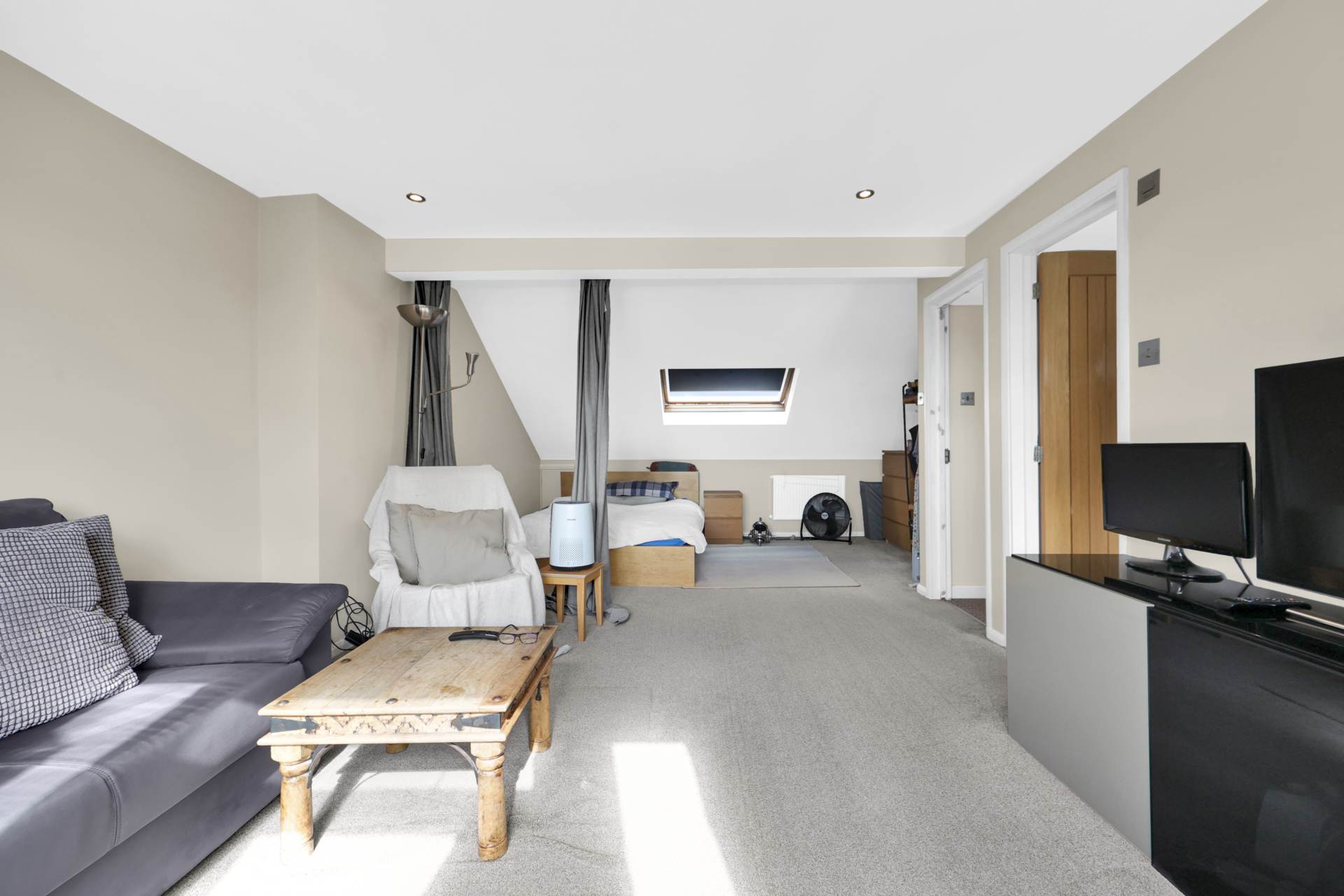 Forest Drive East, London, Image 36
