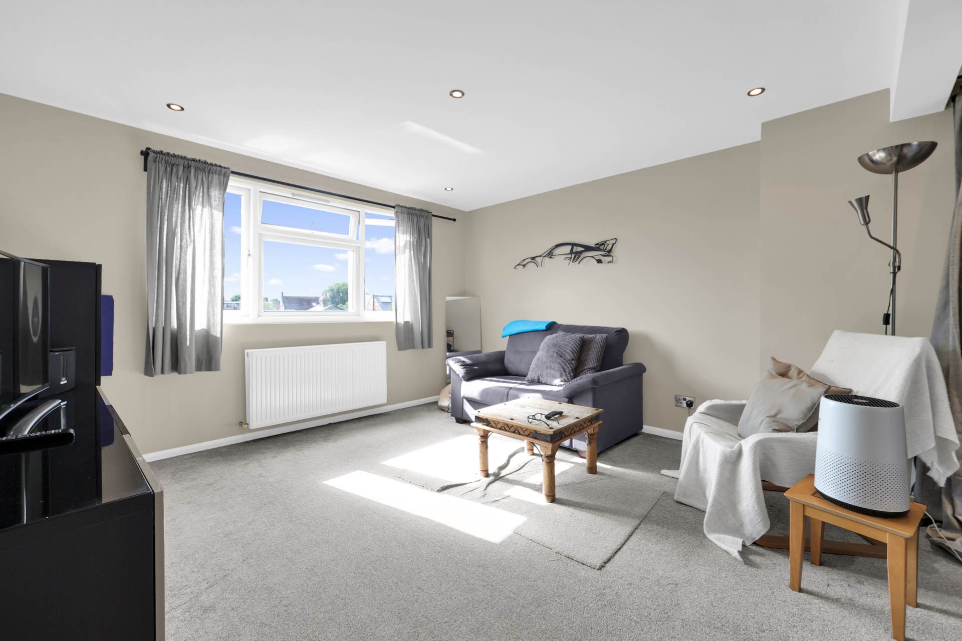 Forest Drive East, London, Image 40