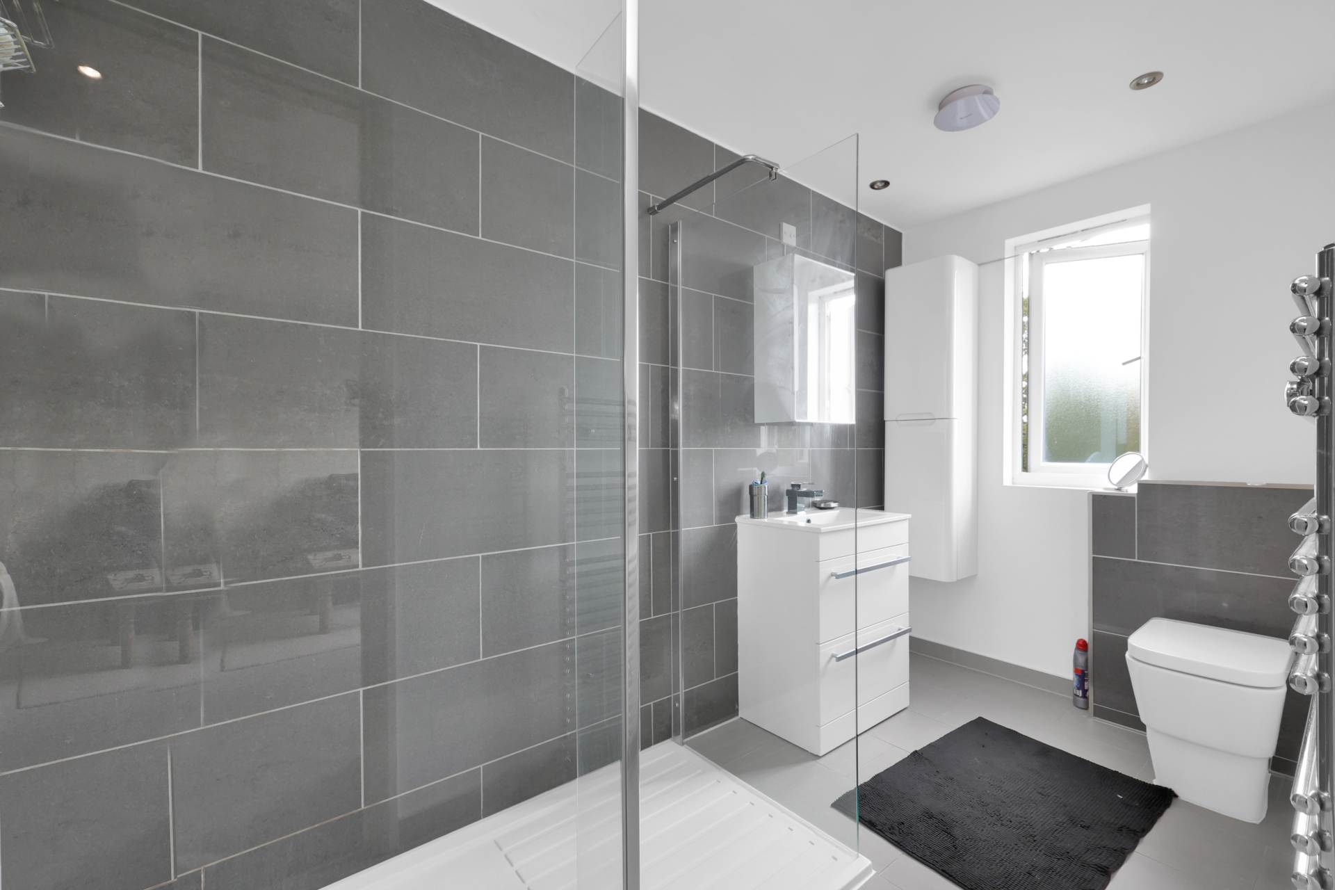 Forest Drive East, London, Image 42