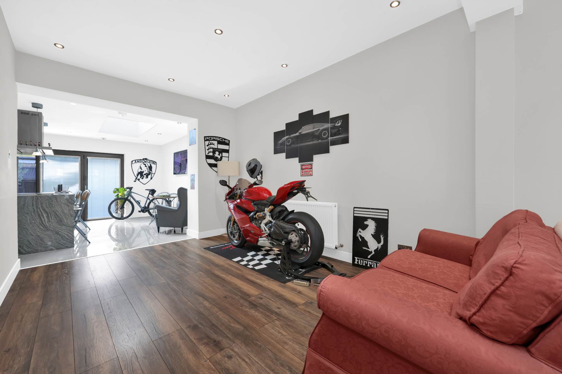 Forest Drive East, London, Image 7
