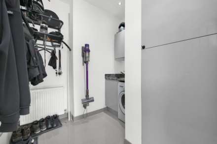 Forest Drive East, London, Image 11