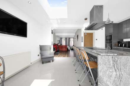 Forest Drive East, London, Image 20