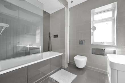 Forest Drive East, London, Image 23