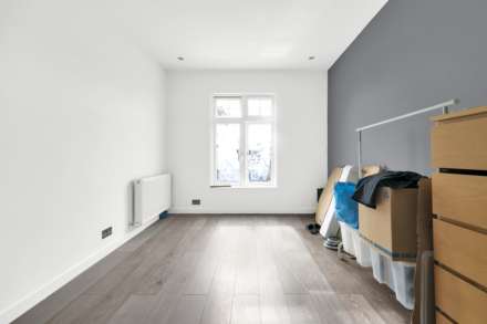 Forest Drive East, London, Image 27