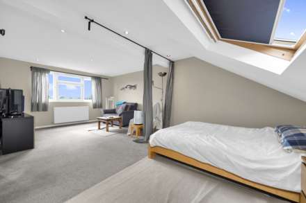 Forest Drive East, London, Image 34