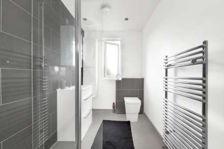 Forest Drive East, London, Image 41