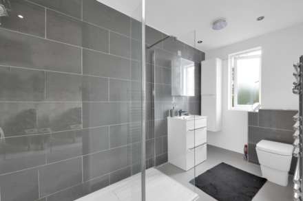 Forest Drive East, London, Image 42