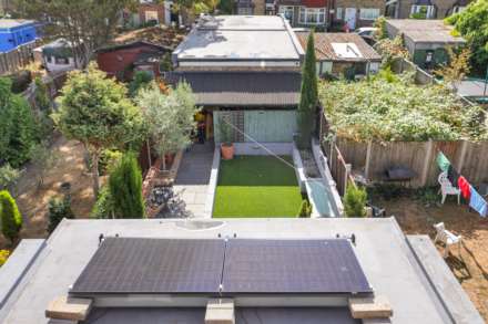 Forest Drive East, London, Image 44