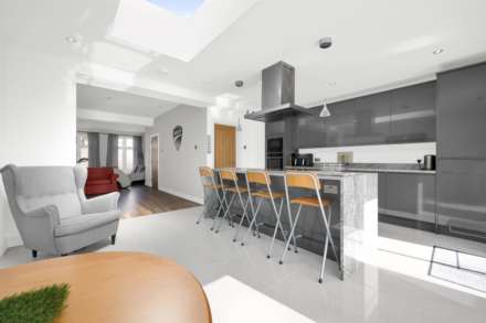 Forest Drive East, London, Image 8