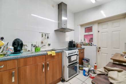 Salisbury Road, London, E10, Image 18