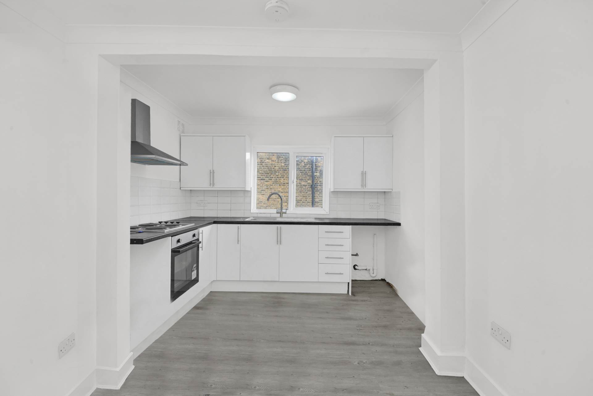 Vicarage Road, Leyton, E10, Image 9