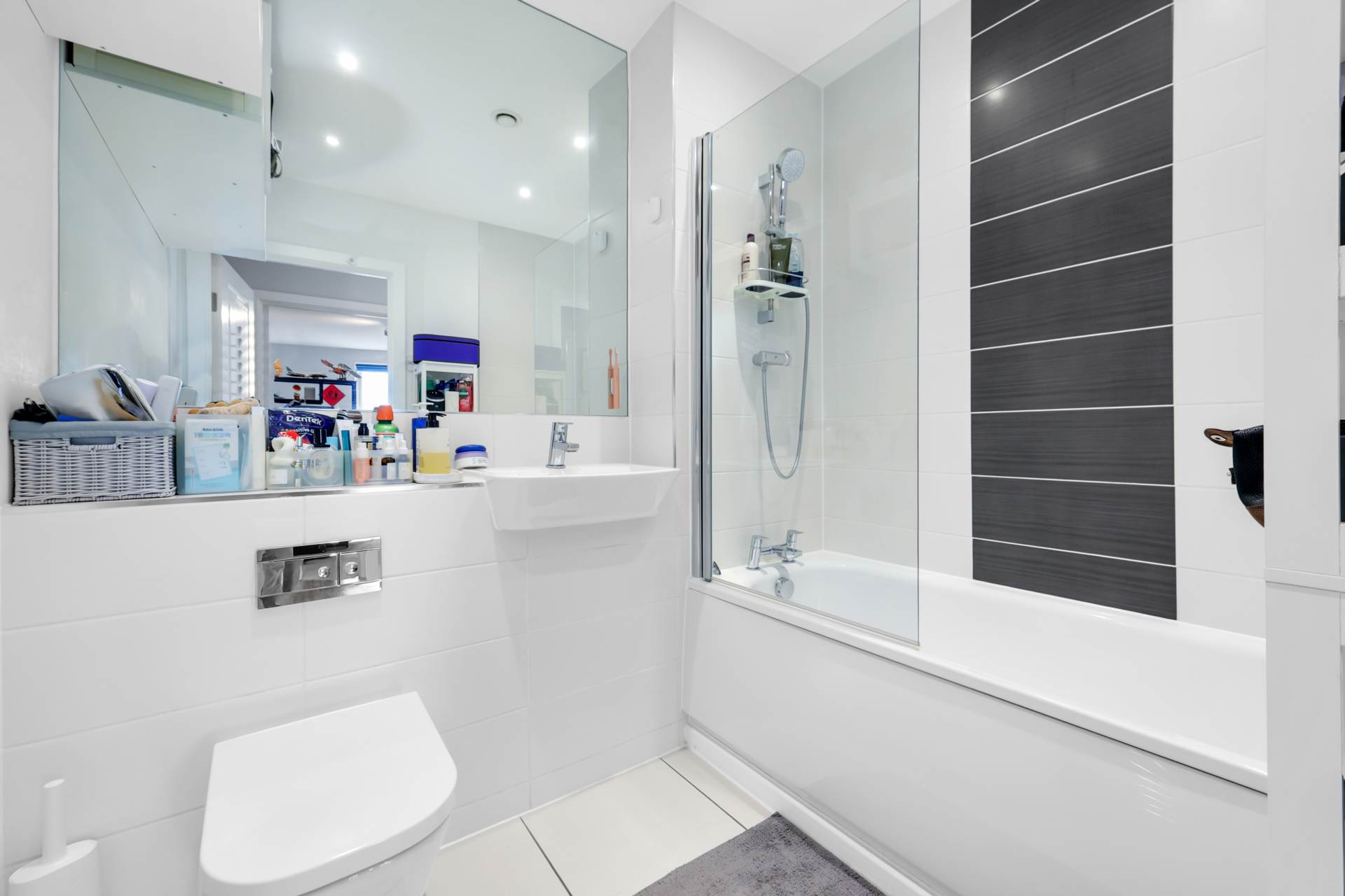 Hainault Road, Leytonstone, Image 12