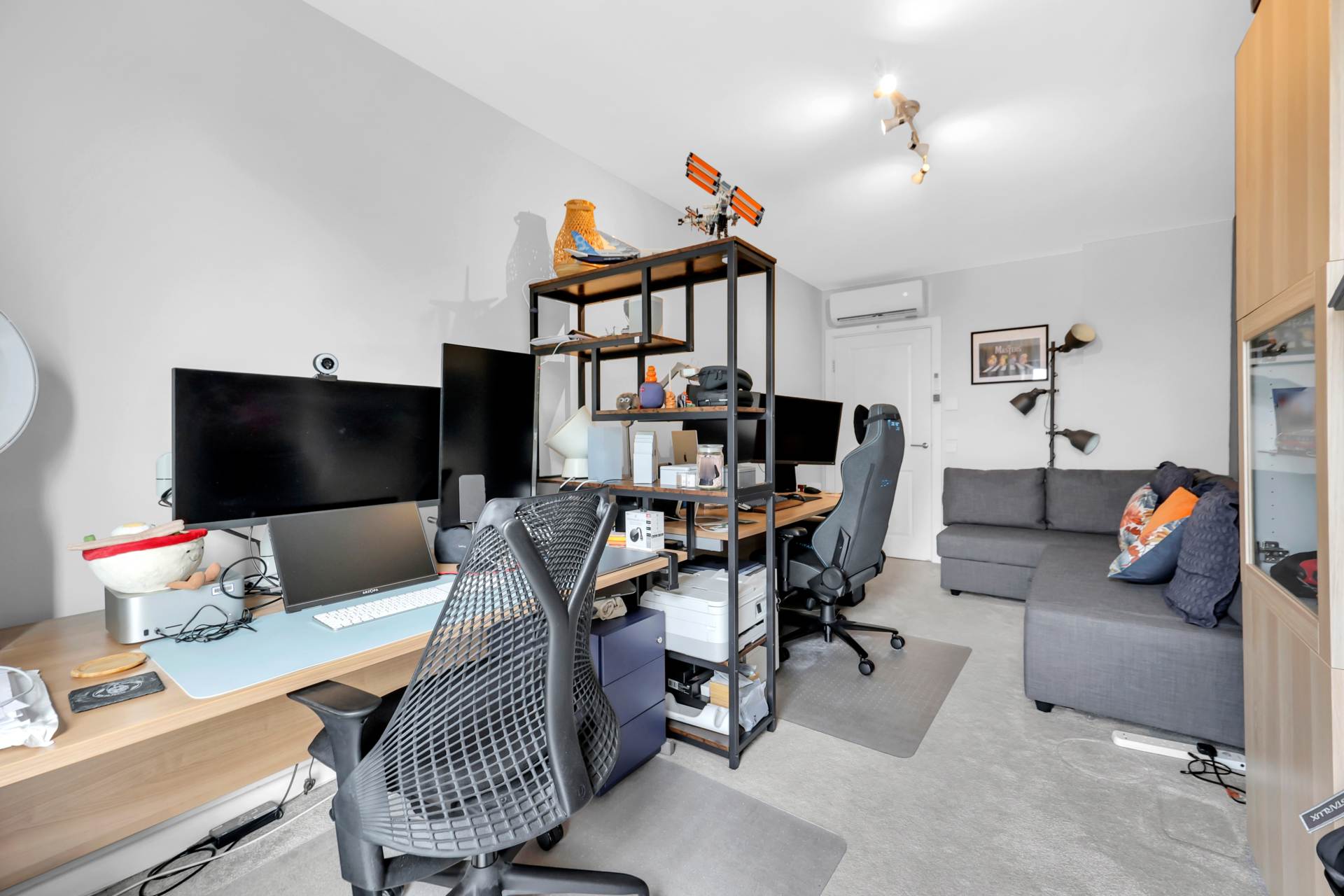 Hainault Road, Leytonstone, Image 16