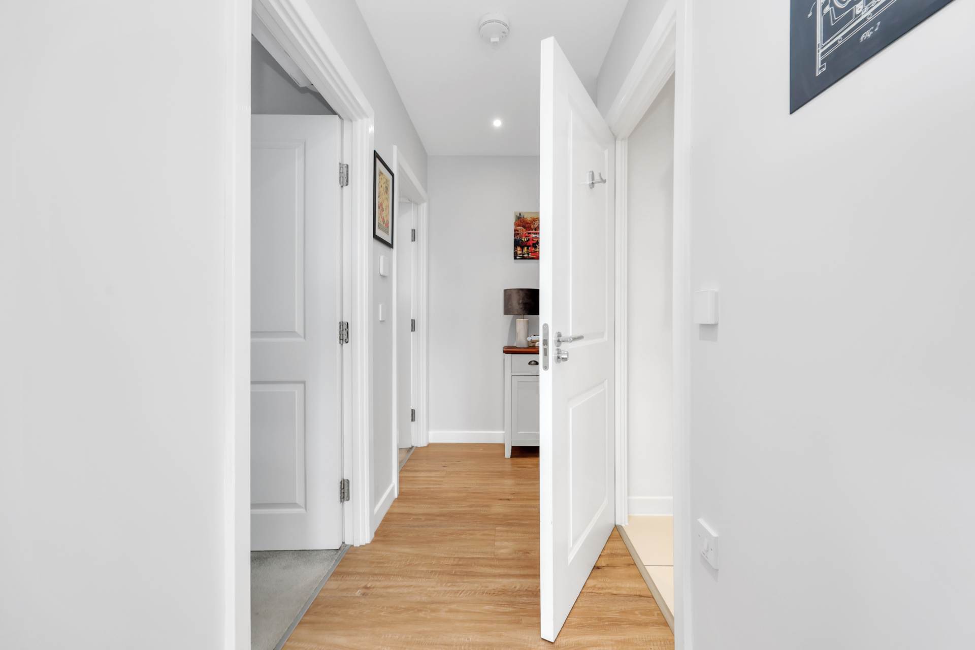 Hainault Road, Leytonstone, Image 17