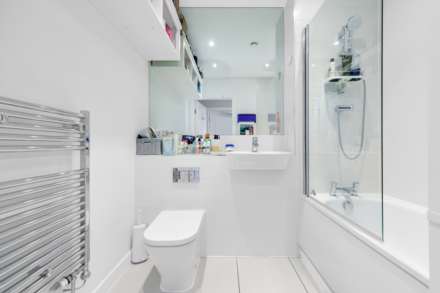 Hainault Road, Leytonstone, Image 13