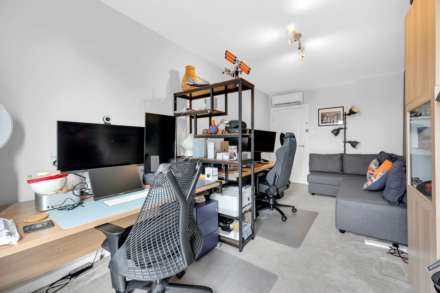 Hainault Road, Leytonstone, Image 16
