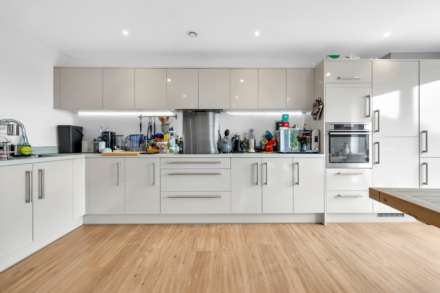 Hainault Road, Leytonstone, Image 3