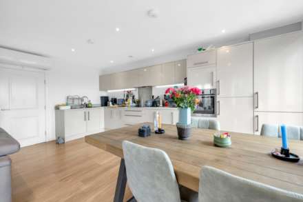Hainault Road, Leytonstone, Image 4