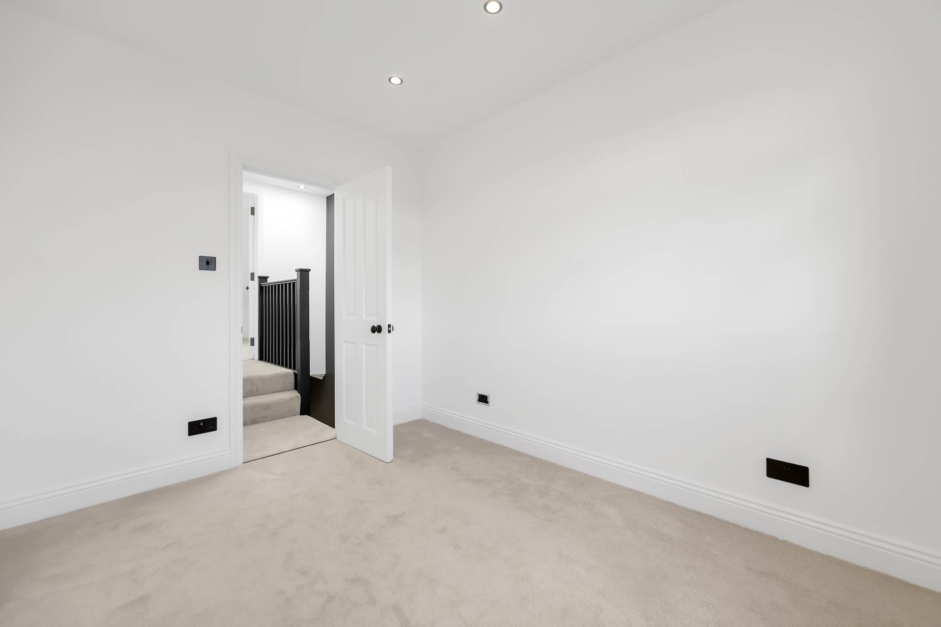 Sunnyside Road, Leyton, E10, Image 34