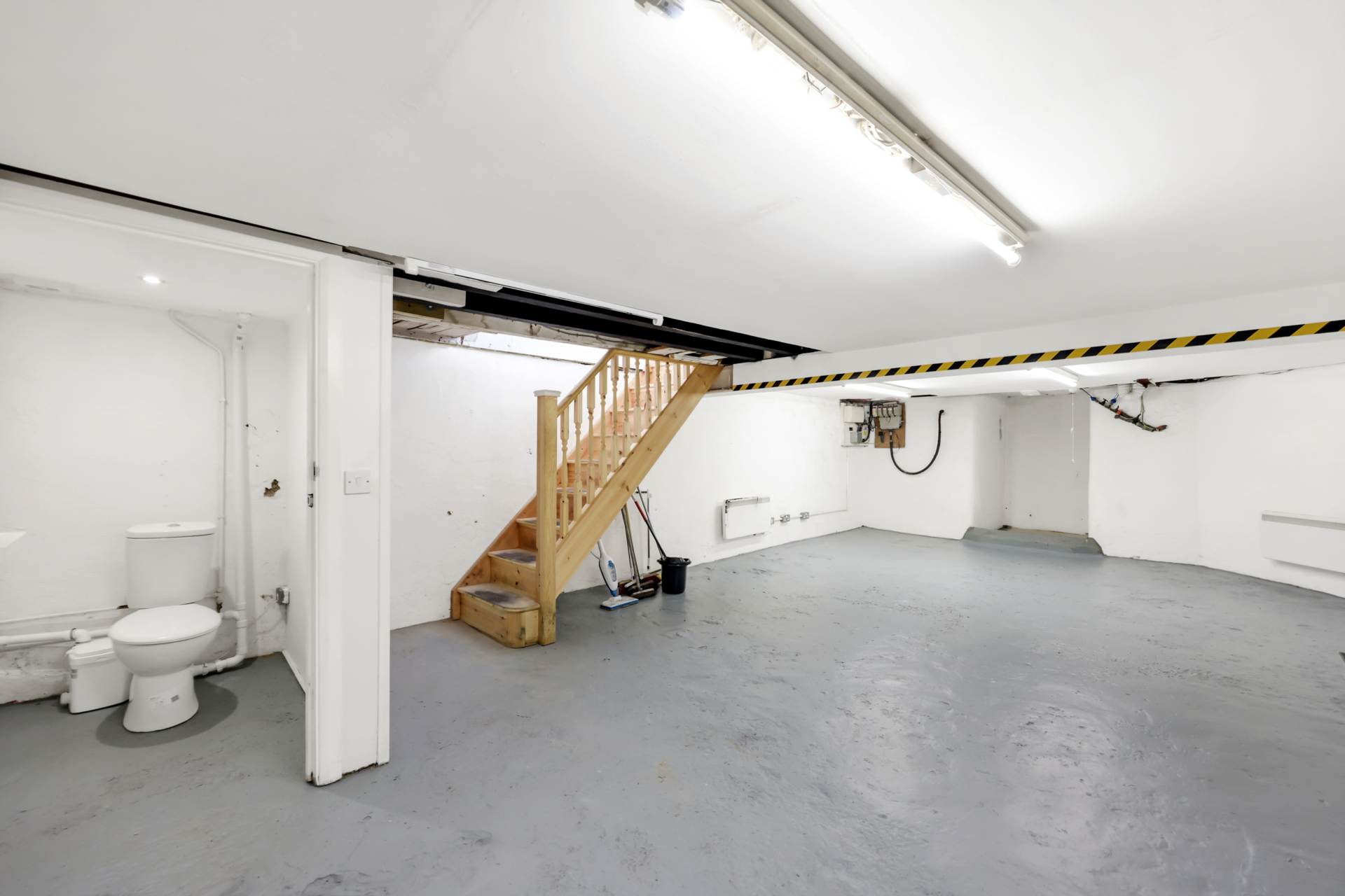 Capworth Street, Leyton, E10, Image 24