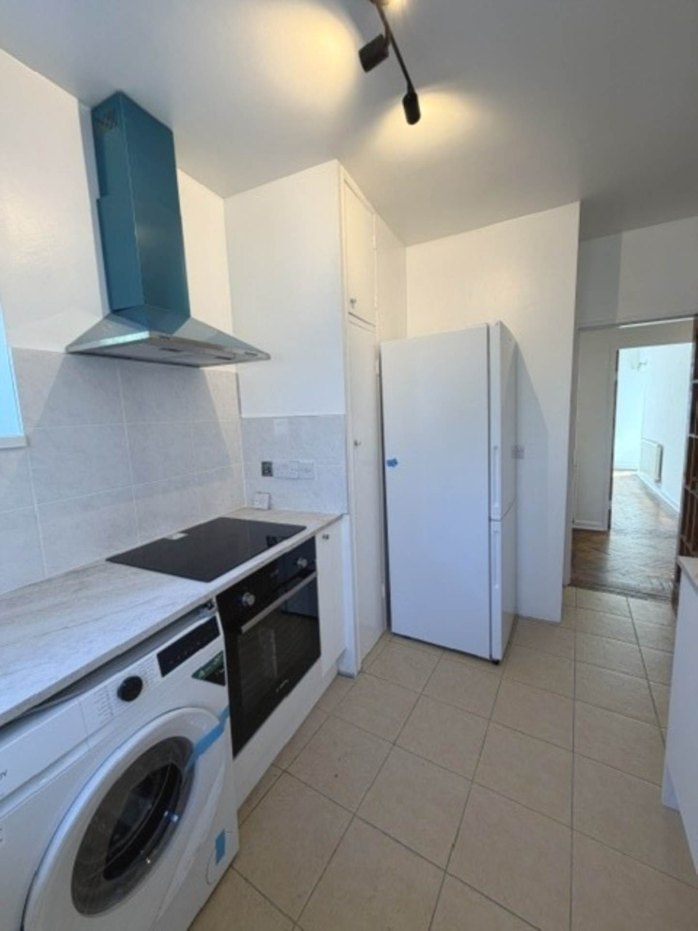 High Road, South Woodford, E18, Image 10