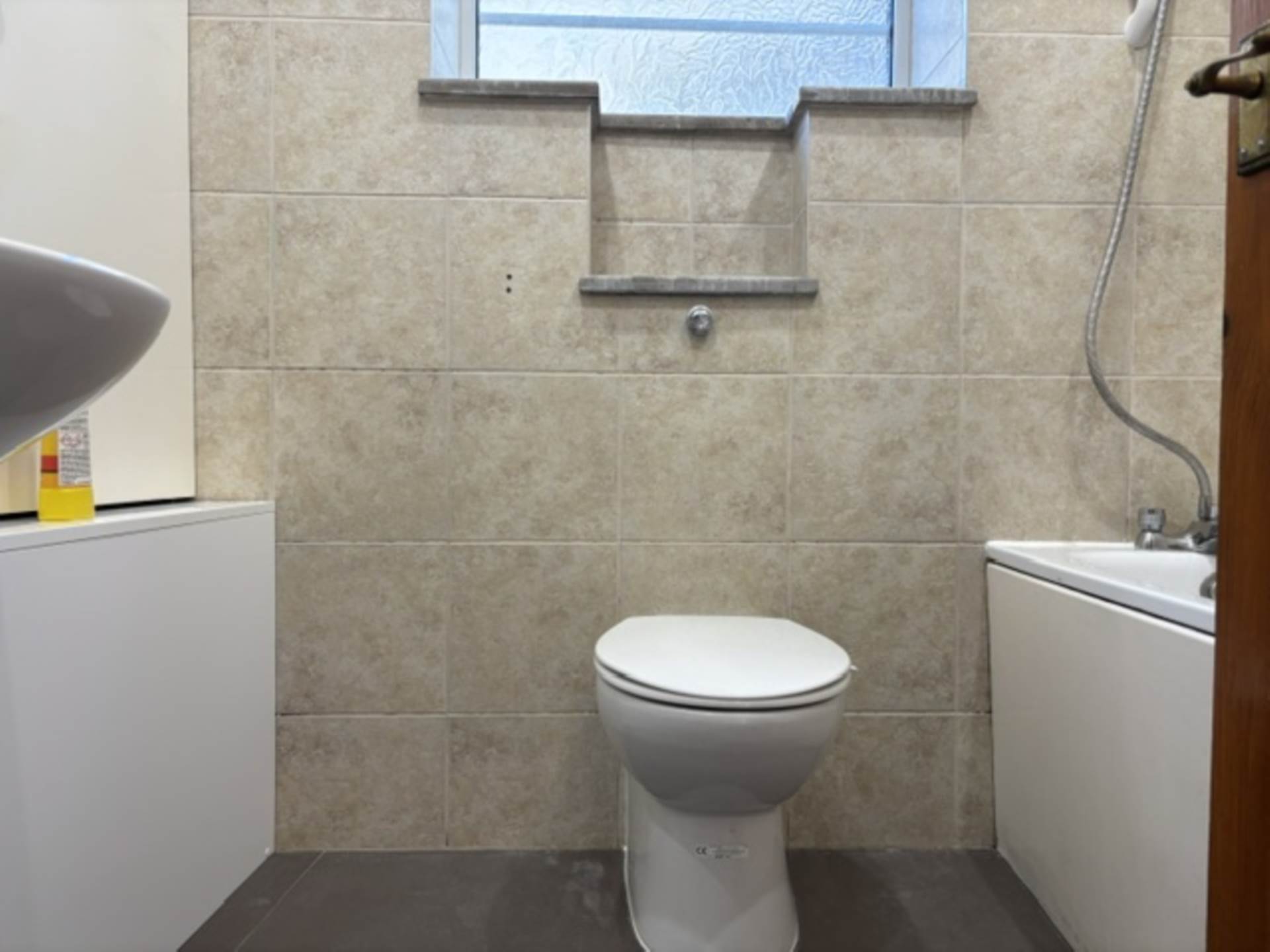 High Road, South Woodford, E18, Image 6