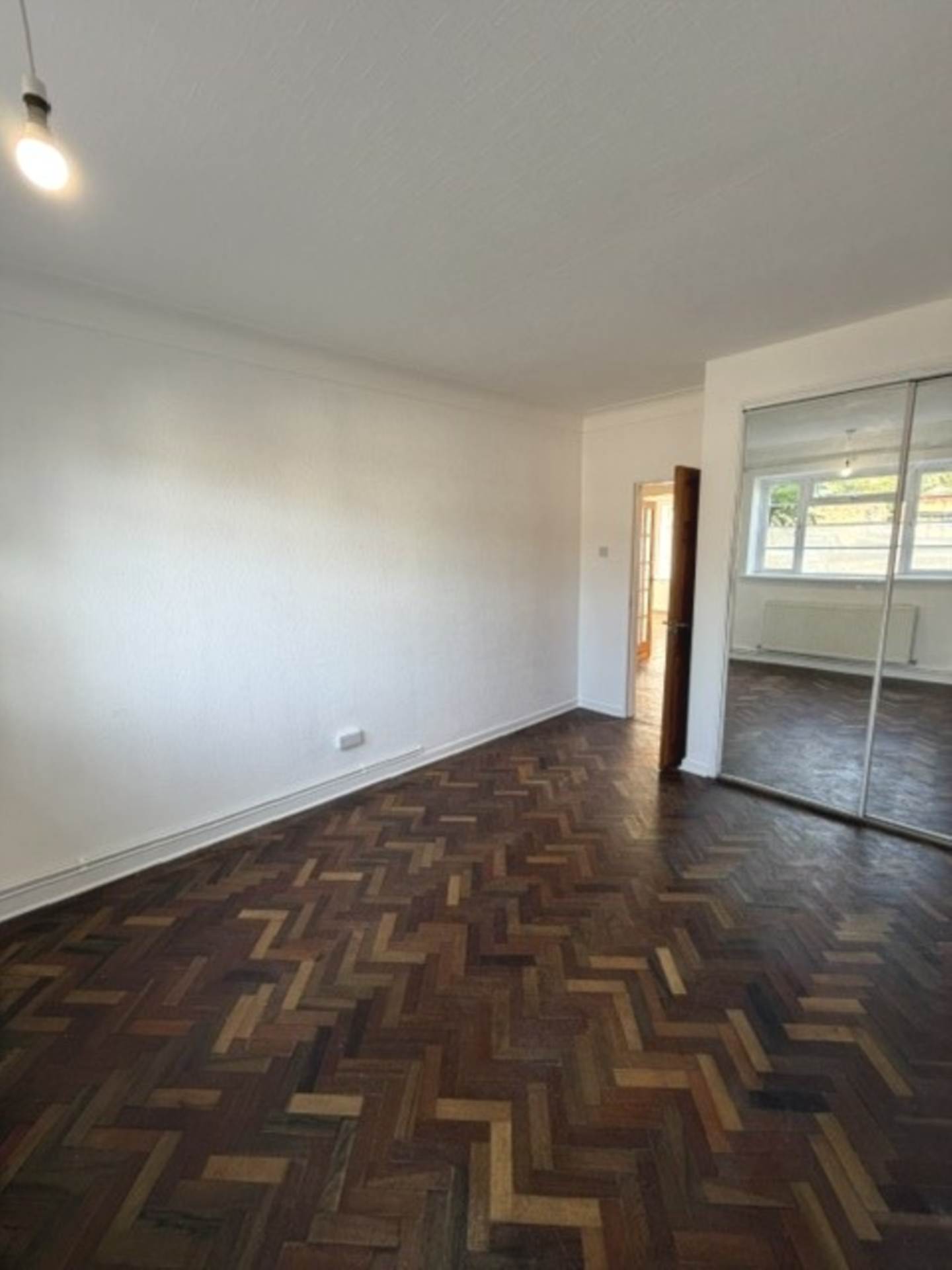 High Road, South Woodford, E18, Image 8