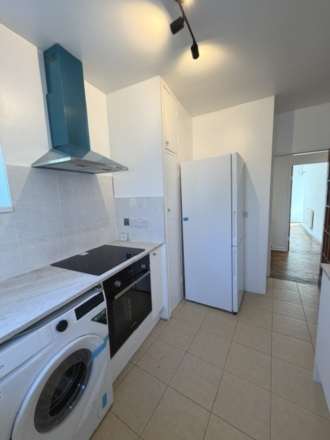 High Road, South Woodford, E18, Image 10